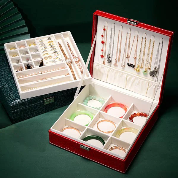 Leather jewelry box for women